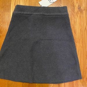 NWT Knit Zara Gray Skirt